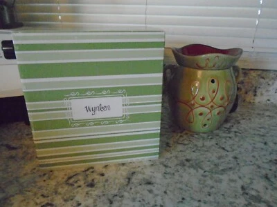 Scentsy Wynken Full Size Warmer EUC w Box New - Image 1 of 3