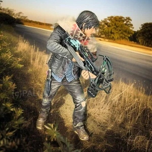 THE WALKING DEAD DARYL DIXON 10" DELUXE FIGURE 25CM / McFARLANE 2018 - Picture 1 of 3