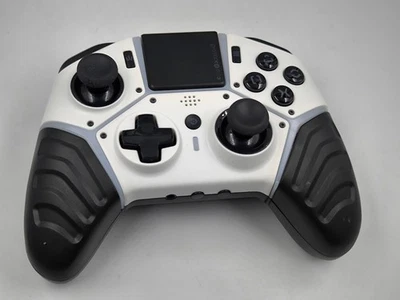 Gioteck SC3 Wireless Controller For Playstation 4 PS4 PC Black/White - Image 1 of 4