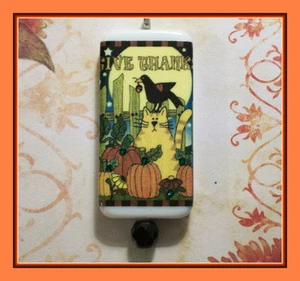 GIVE THANKS - THANKSGIVING CAT AND CROW PENDANT - Picture 1 of 3