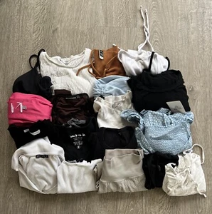 ABBIGLIAMENTO ADOLESCENTE RAGAZZE BUNDLE BRANDY MELVILLE ZARA PRINCESS POLLY TANKS TOP XS/S - Foto 1 di 15