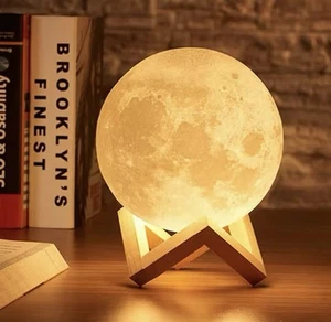 Lampada Led Forma Di Luna. - Imagen 1 de 10