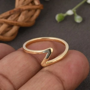 925 Sterling Silver Ring - Wave Ring - Surf Ring - Sea Wave Band For Women Gift - Picture 1 of 11