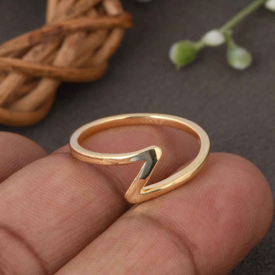 925 Sterling Silver Ring - Wave Ring - Surf Ring - Sea Wave Band For Women Gift - Image 1 of 4