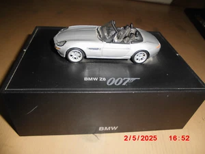 BMW Z  8 Cabrio silber 1:43 in original BMW Klappbox schwarz RARITÄT - Bild 1 von 8