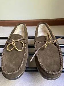 Zapatillas duras forradas en pilas Minnetonka 3908, para hombre talla 12, chocolate NUEVAS - Imagen 1 de 8