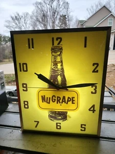Vintage 1960’s Nu Grape Light-Up Clock - Picture 1 of 14