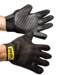 PAIR of Low-Cost Pet Grooming Gloves - Superior Care for Your Furry Friends. Ide - Picture 1 of 9