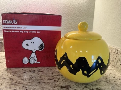 Enesco Peanuts Charlie Brown Yellow Zig Zag Cookie Jar NEW See Pictures Of Box - Image 1 of 4