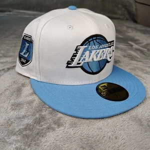Cappello berretto New Era Los Angeles Lakers bianco blu 1947 NBA 59FIFTY aderente 7 5/8 - Foto 1 di 9