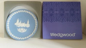 Vajilla de jaspe Wedgwood - Plato de Navidad 1974 (Casas del Parlamento) (En caja) - Imagen 1 de 1