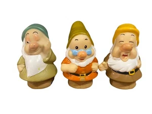 Figuras de Fisher-Price Little People Sleepy Doc Sneezy and the Seven Dwarfs - Imagen 1 de 2