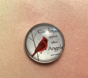Wenn Kardinäle erscheinen Engel sind in der Nähe Denkmal Anstecknadel - Bild 1 von 6