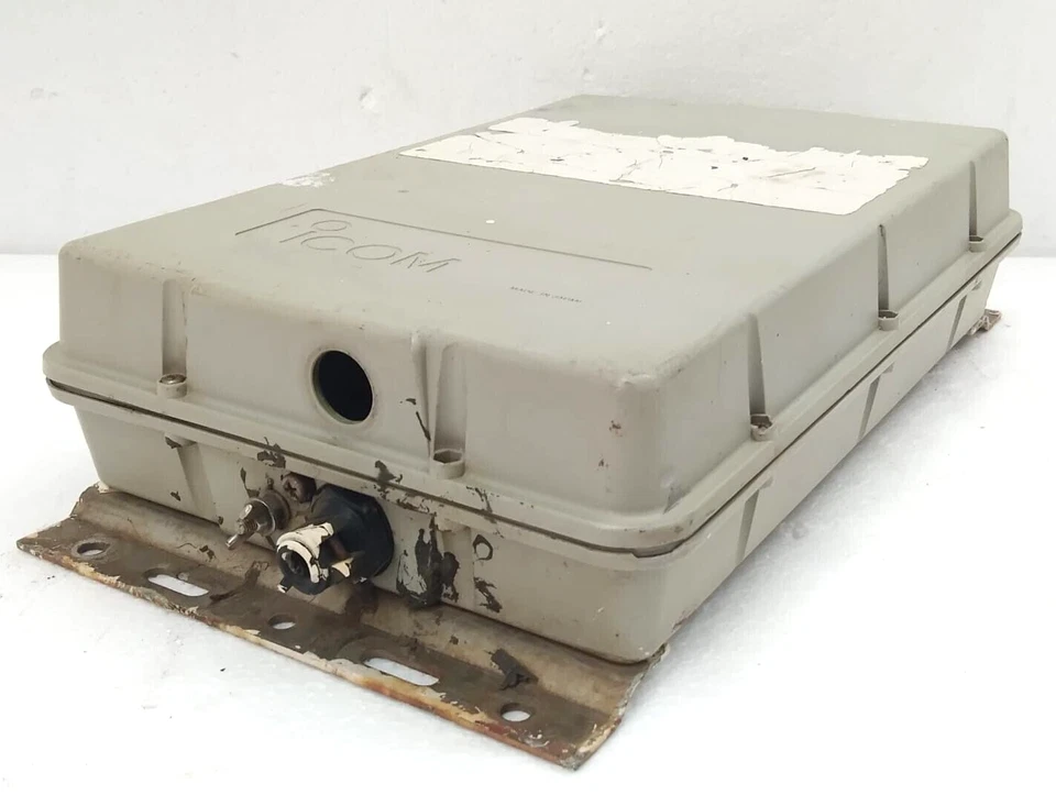 ICOM SHIP AUTOMATIC ANTENNA TUNER ATU COUPLER AT-130E ( FOR PARTS ONLY ) - Image 1 of 4