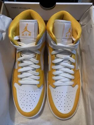 Nike WMNS Air Jordan 1 Mid BQ6472-117 Blanco Universitario Dorado Talla 8.5 / 7Y Foto 1 de 4