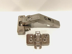 BLUM Clip Top BiFold Hinge 60° - Knock in (Mounting Plate included) - Picture 1 of 4