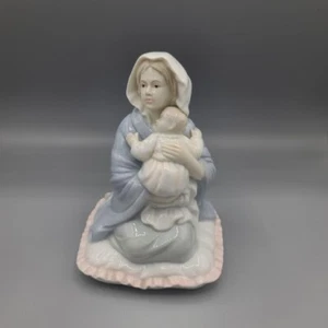 Porcelain Sculpture Music Box Mother And Child Twaian - Picture 1 of 8