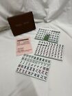 Vintage Mahjong Set im Etui - grüne & weiße Fliesen - 144 + 4 Ersatzteile & 4 Würfel