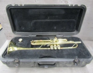 Bach TR300 Trumpet, USA, w/ Case & Bach 7C Mouthpiece, Good Condition - Picture 1 of 5