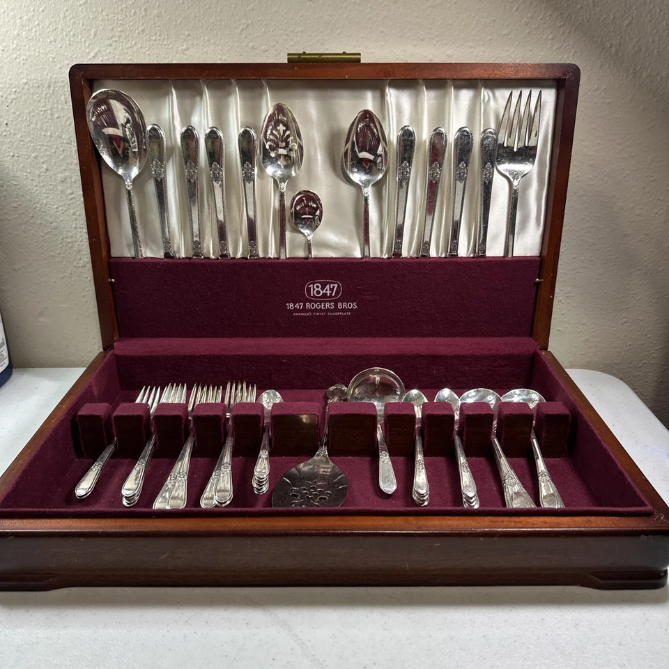 1847 Roger's Bros 52 Piece Silverware Set America's Finest Silverplate - Image 1 of 4