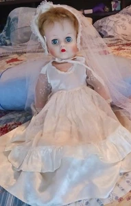 Braut Puppe Vintage Komposition - Bild 1 von 11