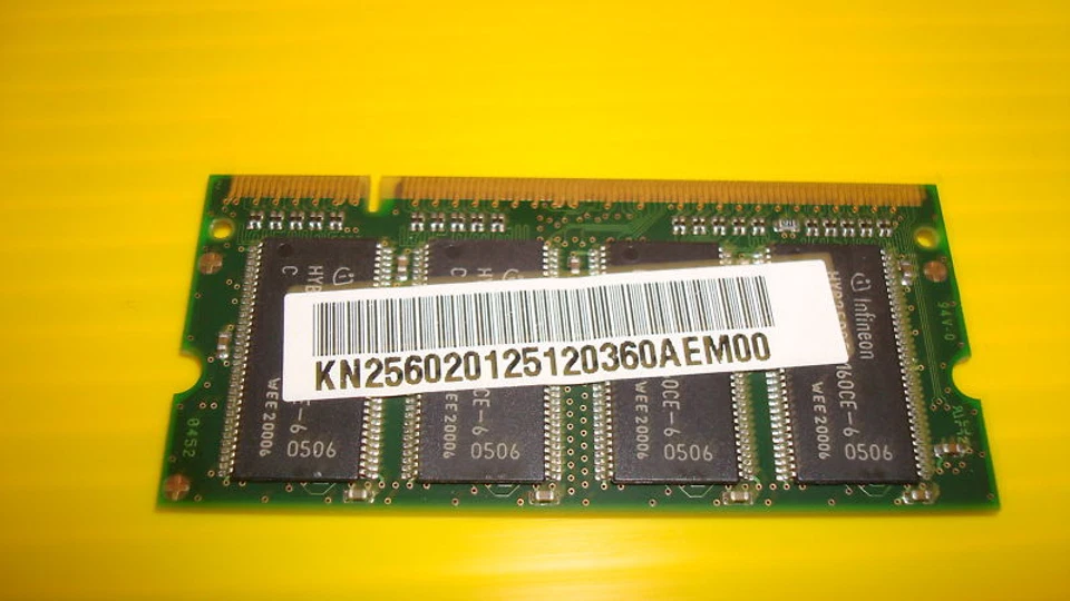 Acer Aspire 3002 256MB DDR PC2700 HYS64D32020hDL-6-C - Image 1 of 2