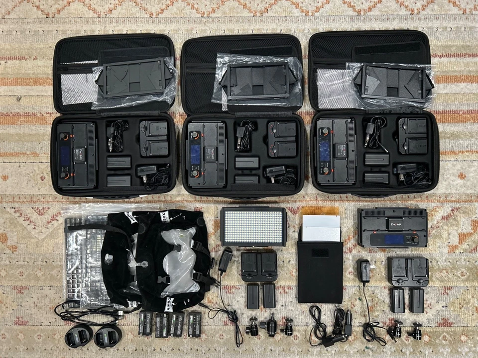 5 Fotodiox LED Dimmable Panel Lights + 14 NP-F Batteries - Image 1 of 4