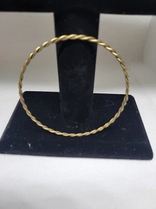 Dünnes gedrehtes rundes Damenarmband 9 Zoll - Bild 1 von 3