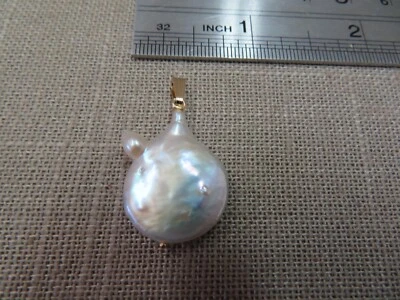 Colgante/dije de perlas barrocas de oro amarillo de 14 quilates de 17,5 mm 3,15 gramos Foto 1 de 4