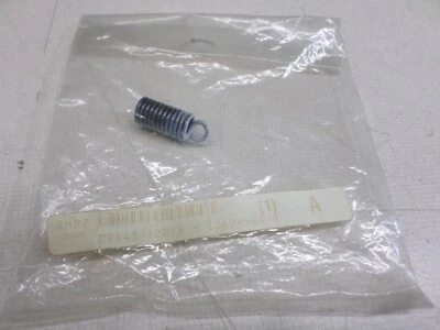 1973-1984 МНОГО МОДЕЛЕЙ МОТОЦИКЛОВ SUZUKI ДЕТАЛЬ ПРУЖИНЫ СЦЕПЛЕНИЯ # 09443-12018 - Изображение 1 из 3