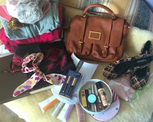 Über 130 Teile *Louis Vuitton*MIU MIU*VERSACE*D&G*PRADA*BURBERRY*CHANEL*Hermes* - Bild 1 von 12