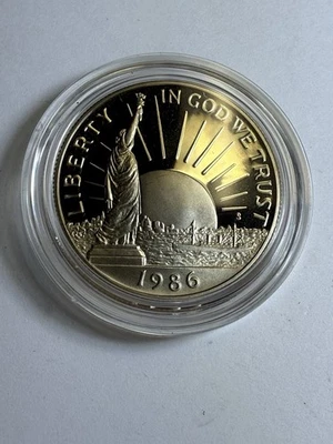 1986 Statue of Liberty 50c Proof Commemorative Half dollar In Original Capsule! - Image 1 of 4