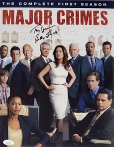 Anthony "Tony" Denison "Andy Flynn" signiertes Major Crimes 11" x 14" Poster mit Echtheitszertifikat - Bild 1 von 1
