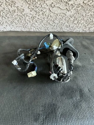 Arnés puerta trasera derecha Pontiac G8 GT 2008-2009 Foto 1 de 3