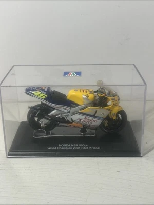 Italeri HONDA NSR 500c.c. World Champion 2001 Rider V.Rossi 1:22 - Image 1 of 3