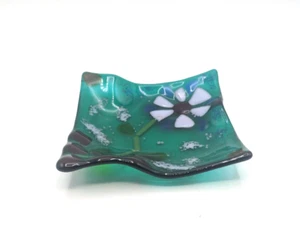 Art Glass Hand Blown Trinket Dish Fused Flowers Green White Daisy 4.5" - Picture 1 of 5