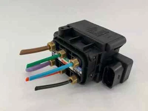 Módulo de válvula unidad de control de suspensión neumática AUDI A6 Allroad C7 RHD 2014 4H0616013A - Imagen 1 de 4
