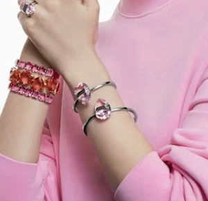 SIGNED SWAROVSKI LUCENT PINK BIG PEAR FACETED CRYSTAL MAGNETIC BANGLE BRACELET S - Picture 1 of 24