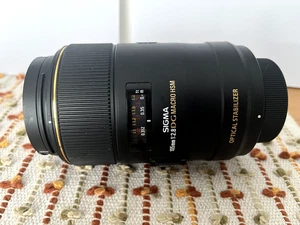 Sigma 105mm F2.8 EX DG MACRO OS HSM for Nikon both lens caps & case - Picture 1 of 8