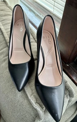 Cómoda Talla 8M Mix No. 6 zapatos Harlain Wedge Pump negros Foto 1 de 4