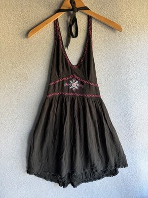 De Colección Vestido Hollister Mujer Mediano Negro Bordado Callado Halter Babydoll Love Foto 1 de 4