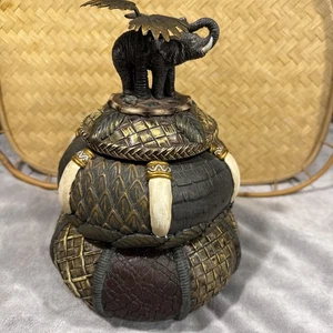 Caja de baratijas vintage con patas de elefante de 2 niveles con palmeras de metal - Imagen 1 de 14