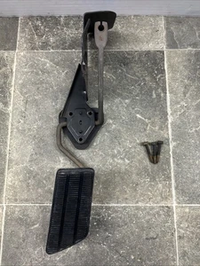 Conjunto de pedal acelerador GMC/Chevrolet 1984  - Imagen 1 de 5
