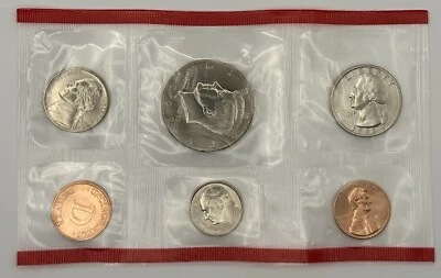 1992 Uncirculated Mint Set - 5 Coins/ 1 Denver Mint Token - Image 1 of 2