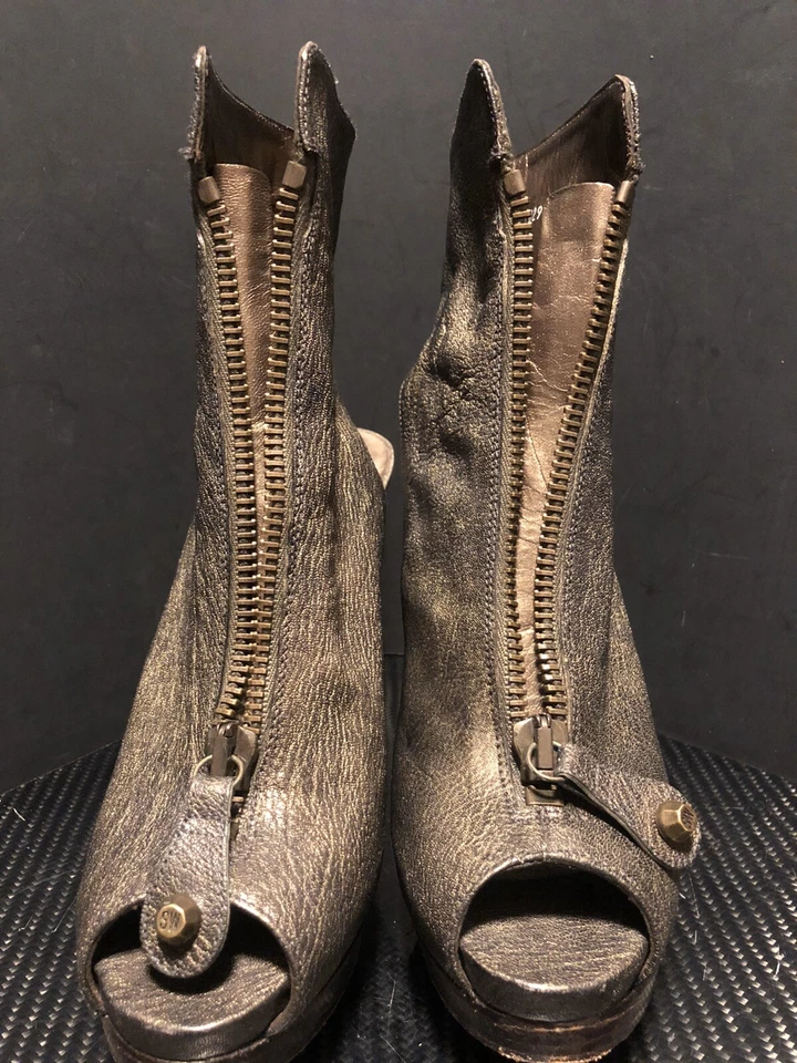 STUART WEITZMAN Shimmering Bronze Peep Toe High Heel Open Toe Open Heel 6-1/2 M - Image 1 of 4