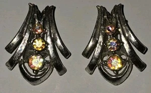 Vintage Women's Silver Tone Rhinestone Earrings Clip-on - Picture 1 of 4