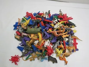 181 PEZZI DI PVC GOMMA ANIMALI CREATURE INSETTI INSETTI RETTILI - Foto 1 di 3