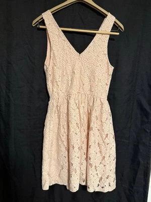 Vestido Everly Rosa Claro Ojales Encaje Mujer Lunares Primavera Verano Funda Mediana Foto 1 de 4