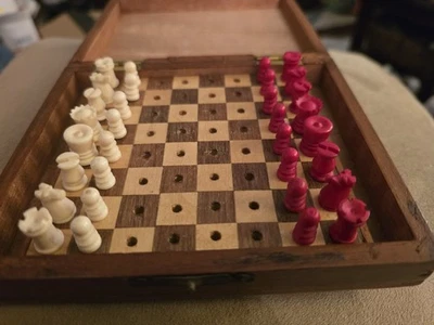 Шахматный набор Peg с доской коробка для хранения - Изображение 1 из 2
