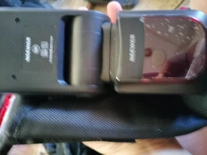 Neewer NW635II Camera Flash Speedlite With LCD Screen, Speedlight and Case - Picture 1 of 6